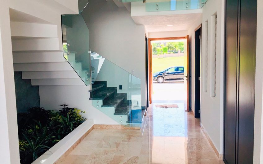 VENTA DE CASA EN LOMAS DE ANGELOPOLIS