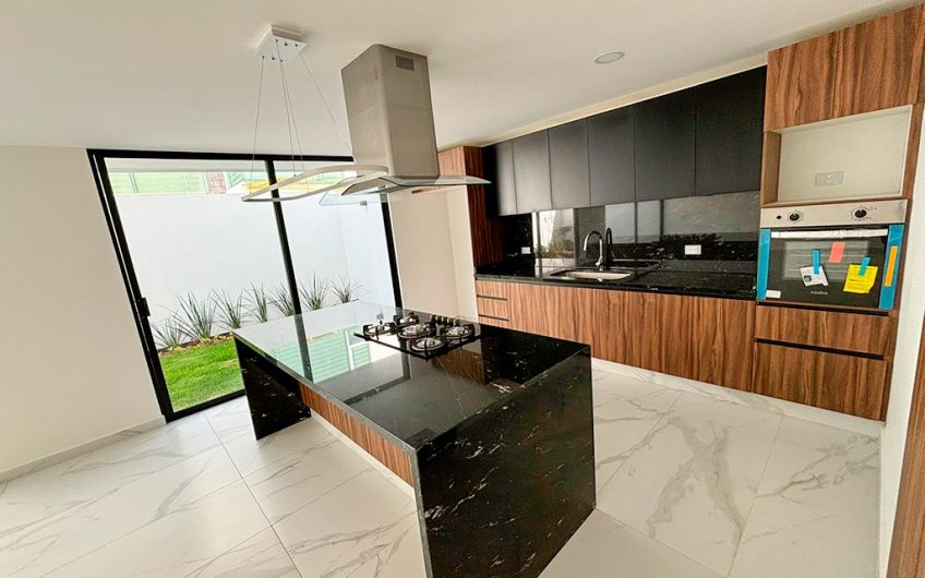 VENTA DE CASA EN LOMAS DE ANGELÓPOLIS