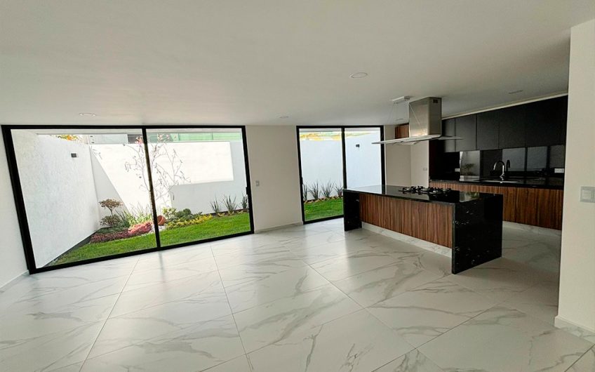 VENTA DE CASA EN LOMAS DE ANGELÓPOLIS