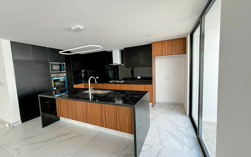 VENTA DE CASA EN LOMAS DE ANGELÓPOLIS