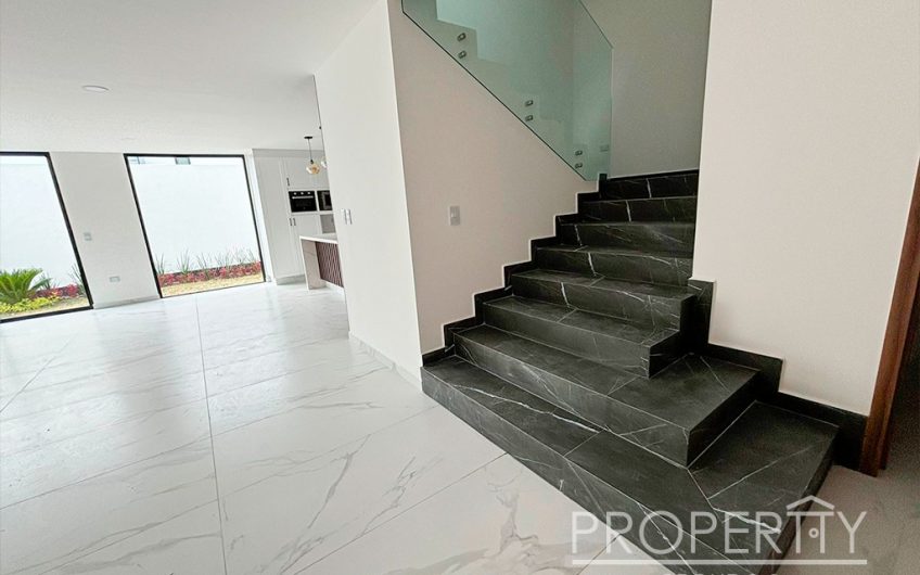 VENTA DE CASA EN LOMAS DE ANGELÓPOLIS