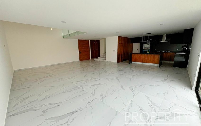 VENTA DE CASA EN LOMAS DE ANGELÓPOLIS