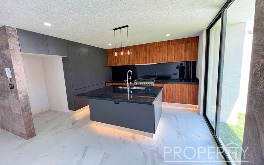 VENTA DE CASA EN LOMAS DE ANGELÓPOLIS