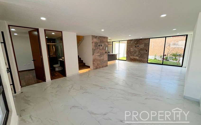 VENTA DE CASA EN LOMAS DE ANGELÓPOLIS