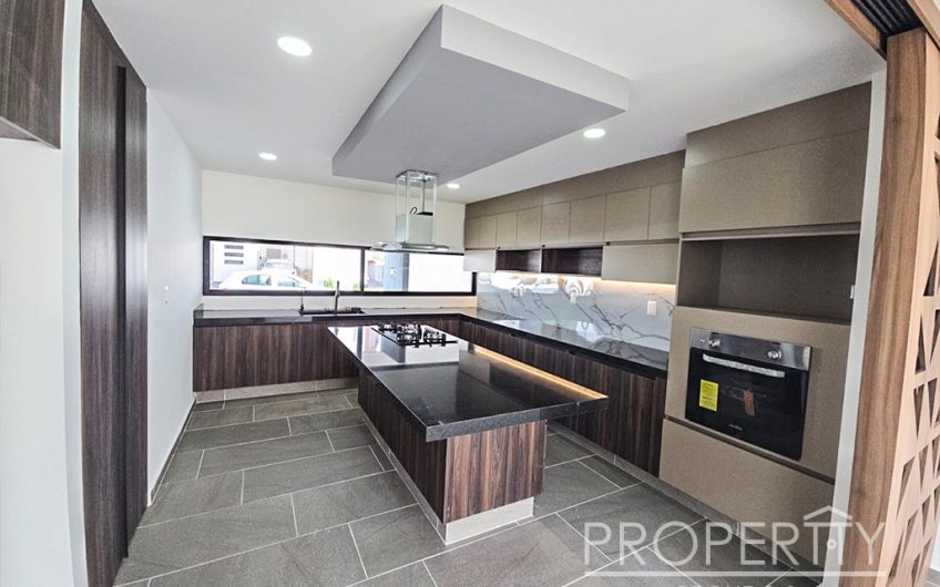 VENTA DE CASA EN LOMAS DE ANGELÓPOLIS