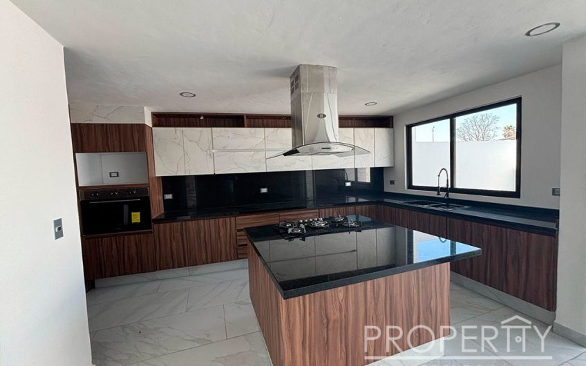 VENTA DE CASA EN LOMAS DE ANGELÓPOLIS