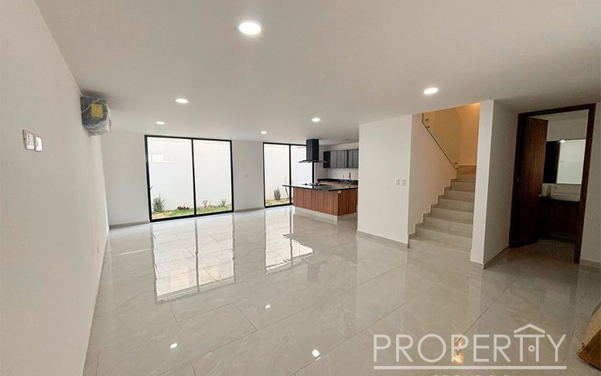 VENTA DE CASA EN LOMAS DE ANGELÓPOLIS