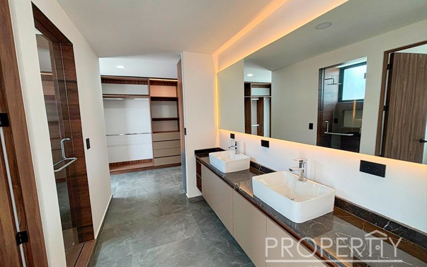 VENTA DE CASA EN LOMAS DE ANGELÓPOLIS