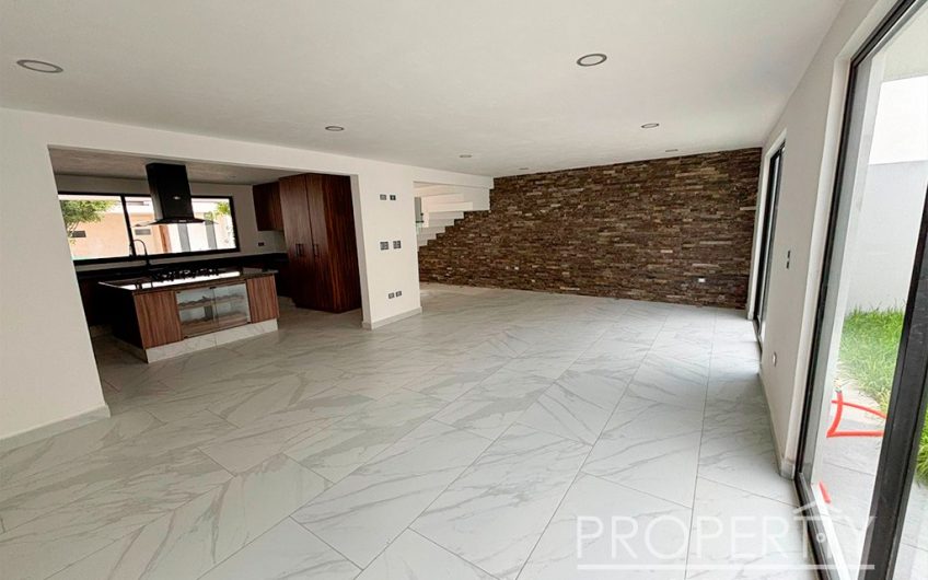 VENTA DE CASA EN LOMAS DE ANGELÓPOLIS
