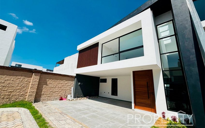 VENTA DE CASA EN LOMAS DE ANGELÓPOLIS